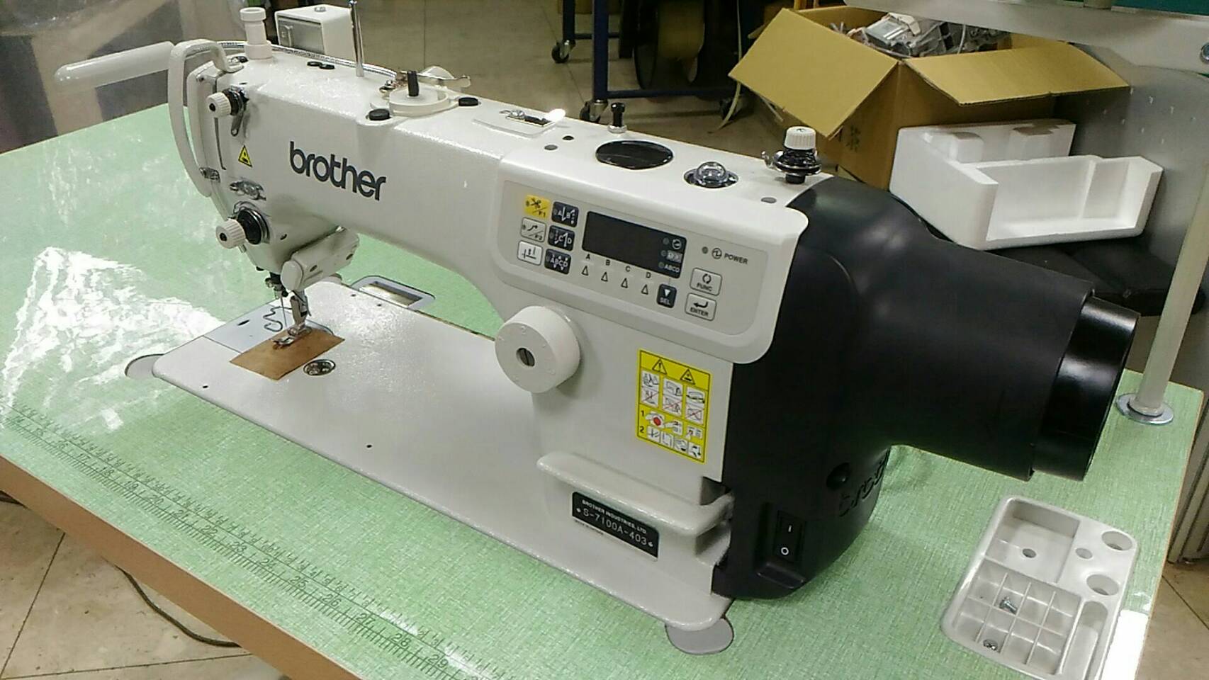 S-7100A-403 S-7100A-405 直驅式自動剪線平縫機- 正義針車企業有限公司